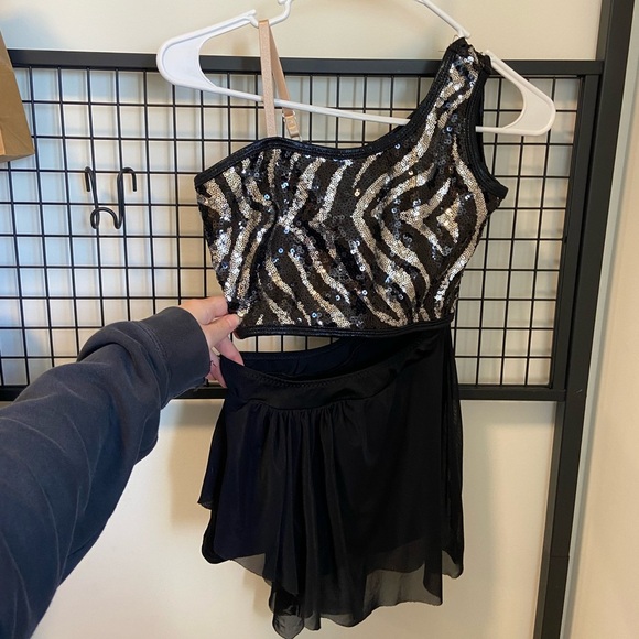 NWOT | Curtain Call‎ Costumes girl’s zebra sequins dance costume — size 10/12 - Picture 1 of 6